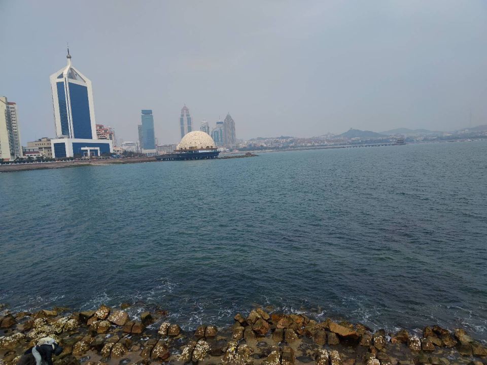 青岛站海边.jpg